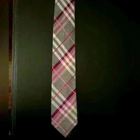 Geoffrey Beene Other - Geoffrey Beene Pure Silk Grey Purple Pink Plaid Men’s Neck Tie